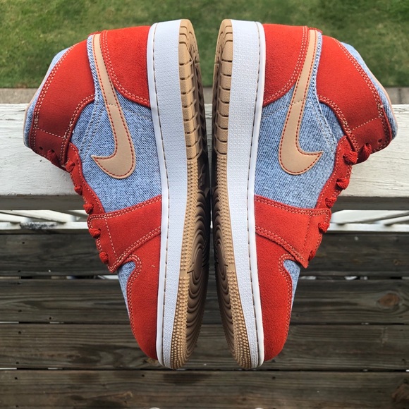 Air Jordan 1 Mid - “Denim Red” - Picture 4 of 11